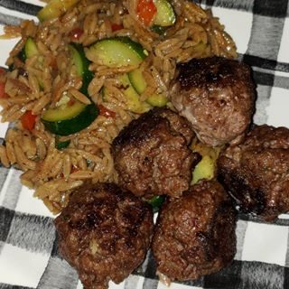 Sissy made dinner tonight and earned part of her #simplemealsbadge for Girl Scouts! Kofta Meatballs and Lebanese Orzo. It was delicious! We love our monthly @eat2explore box! Now to finish up #movietuesdays with a showing of Detective Pikachu!

#girlscoutsrule @girlscoutsem #eat2explore #lebanesefood #lebanon